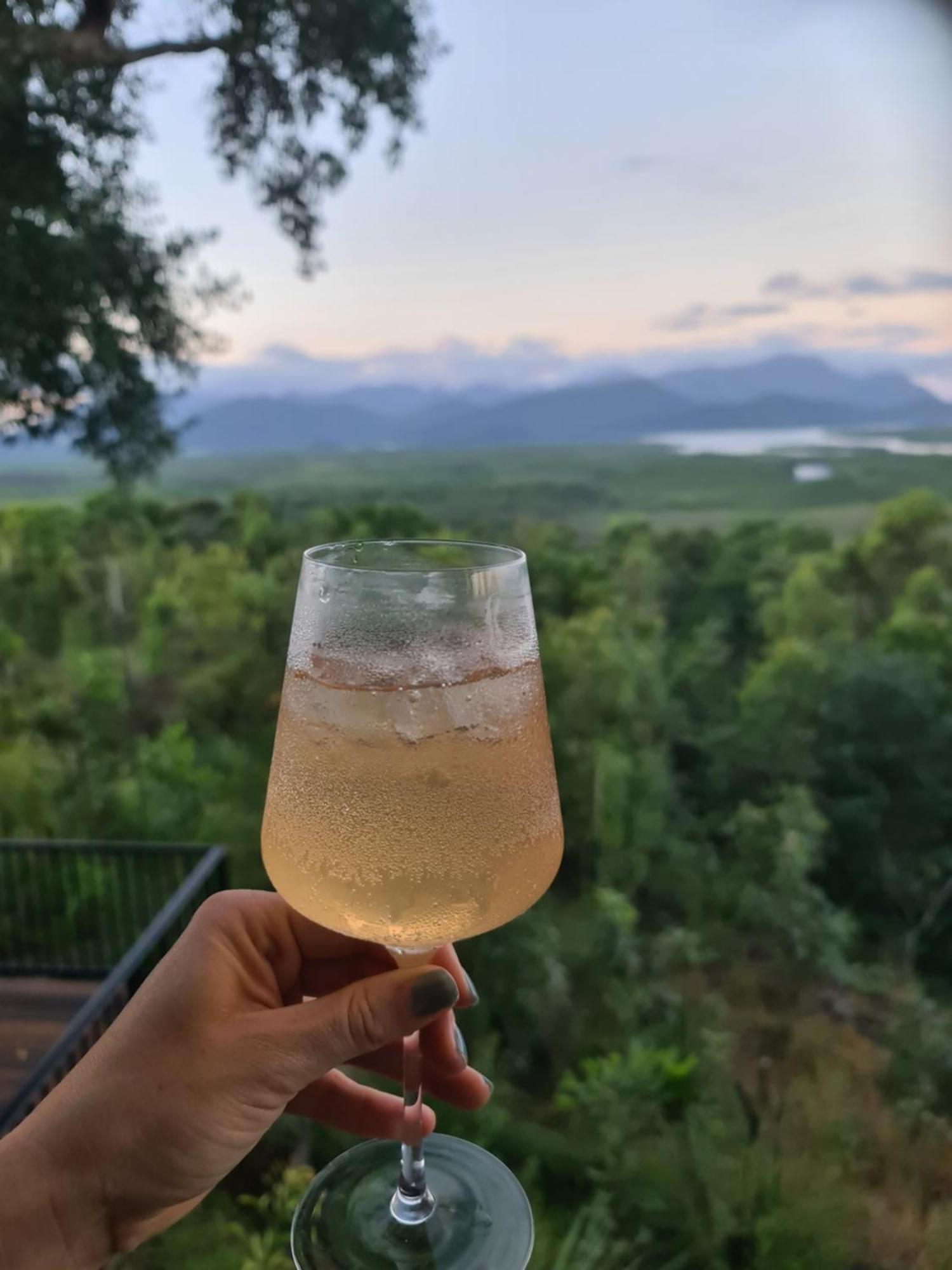 Aparthotel Vista Hinchinbrook Cardwell Zewnętrze zdjęcie